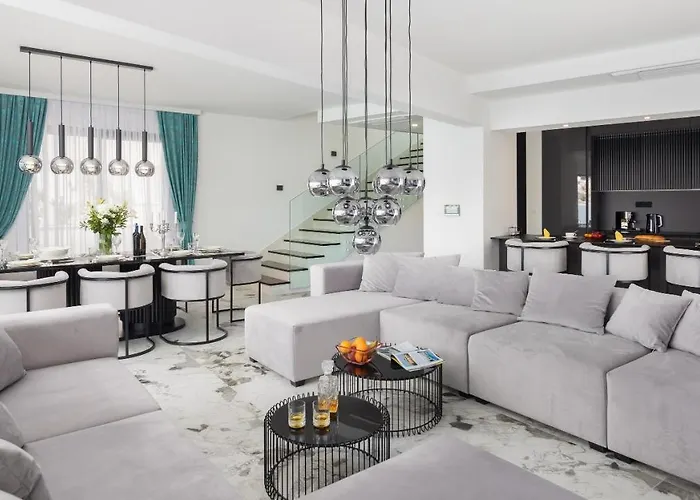 Beachfront Milka With Pool 特罗吉尔