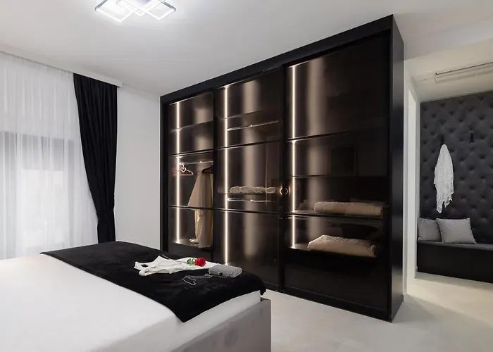 Beachfront Milka With Pool * 特罗吉尔