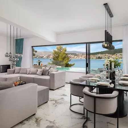 Βίλα Beachfront Milka With Pool Τρογκίρ