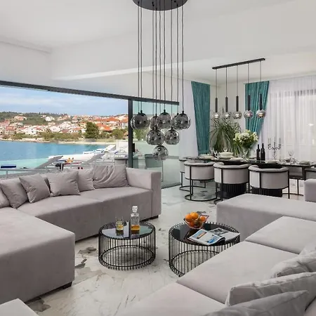 Beachfront Milka With Pool Βίλα *