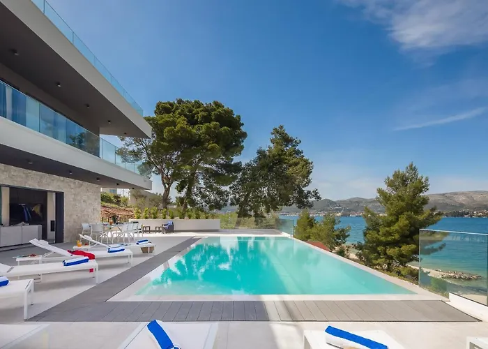 Villa Beachfront Milka With Pool *