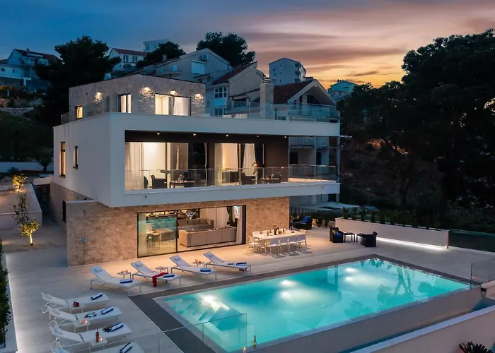 Villa Beachfront Milka With Pool