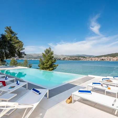 Beachfront Milka With Pool * Trogir
