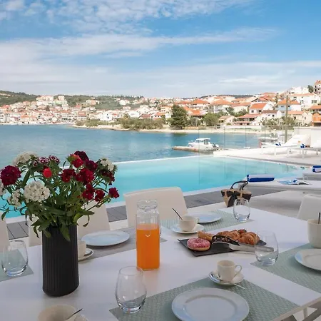 Beachfront Milka With Pool Willa *