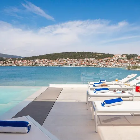 Beachfront Milka With Pool Willa *