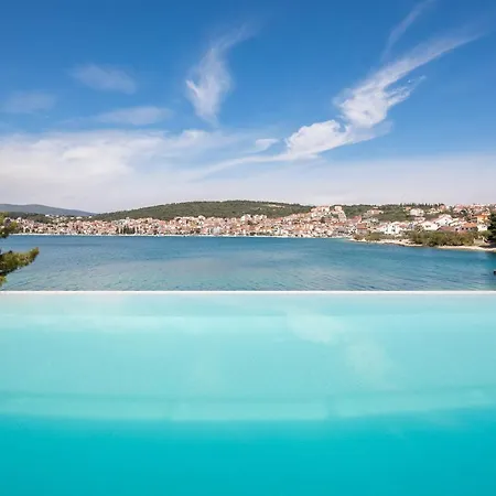 Willa Beachfront Milka With Pool Trogir