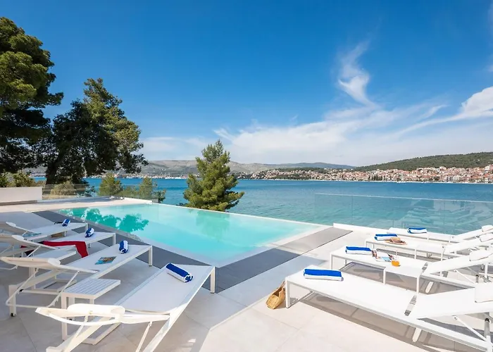 Beachfront Milka With Pool * Trogir