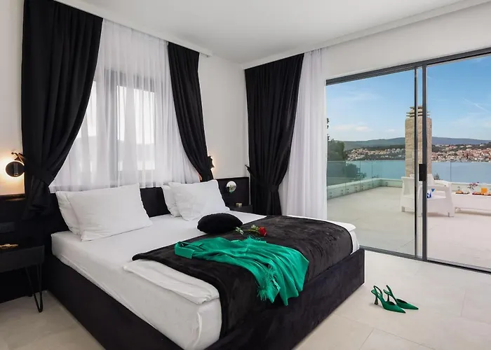 Villa Beachfront Milka With Pool Trogir